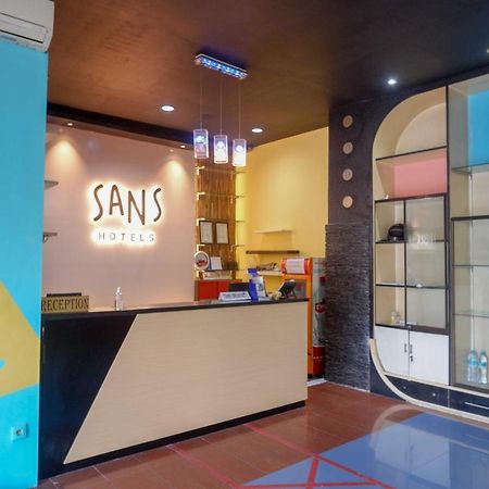 Sans Hotel International Surabaya Gubeng 外观 照片