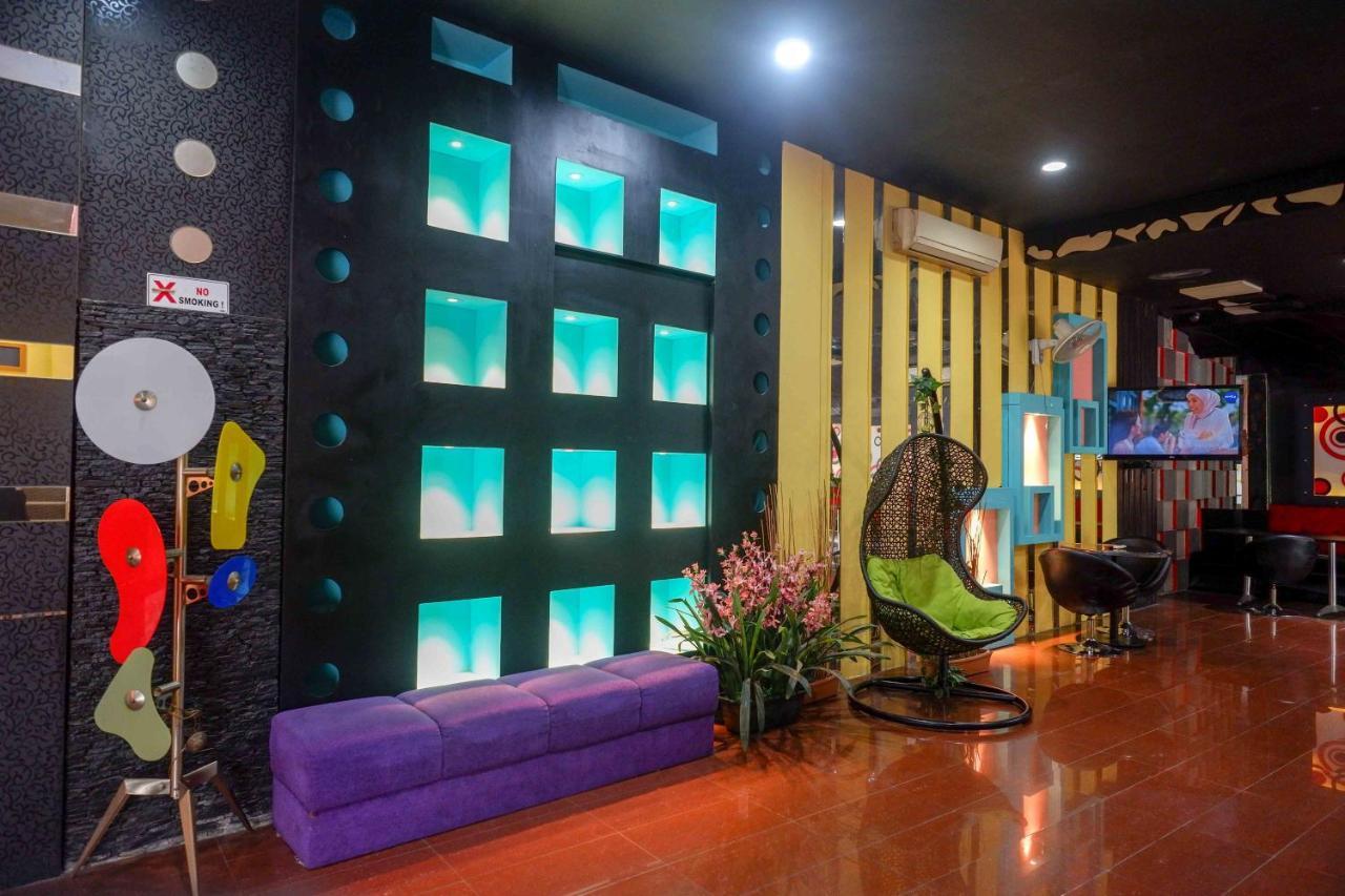 Sans Hotel International Surabaya Gubeng 外观 照片