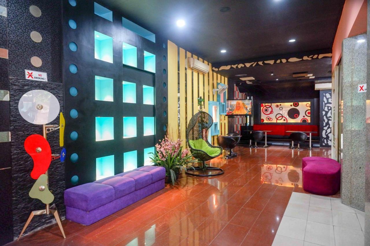 Sans Hotel International Surabaya Gubeng 外观 照片