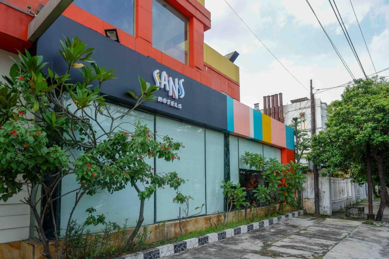 Sans Hotel International Surabaya Gubeng 外观 照片