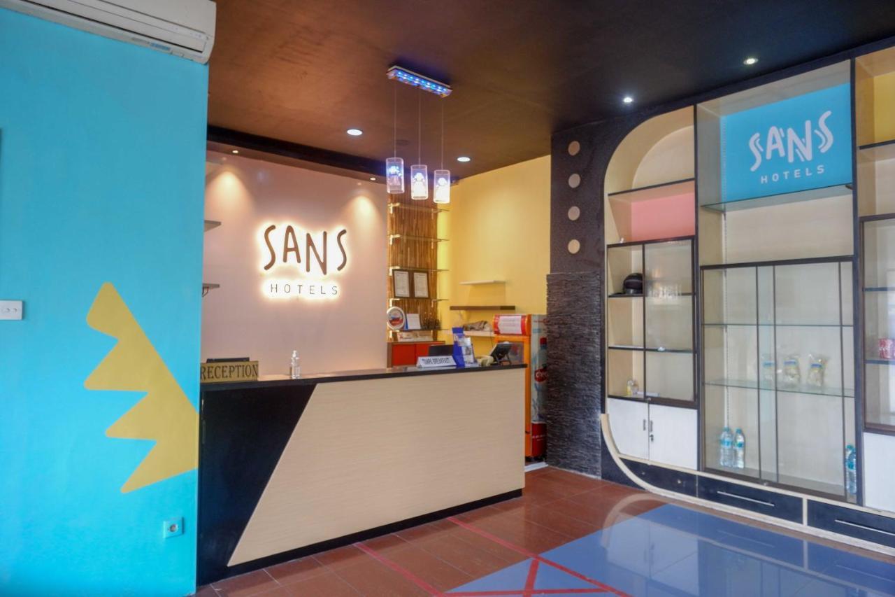 Sans Hotel International Surabaya Gubeng 外观 照片