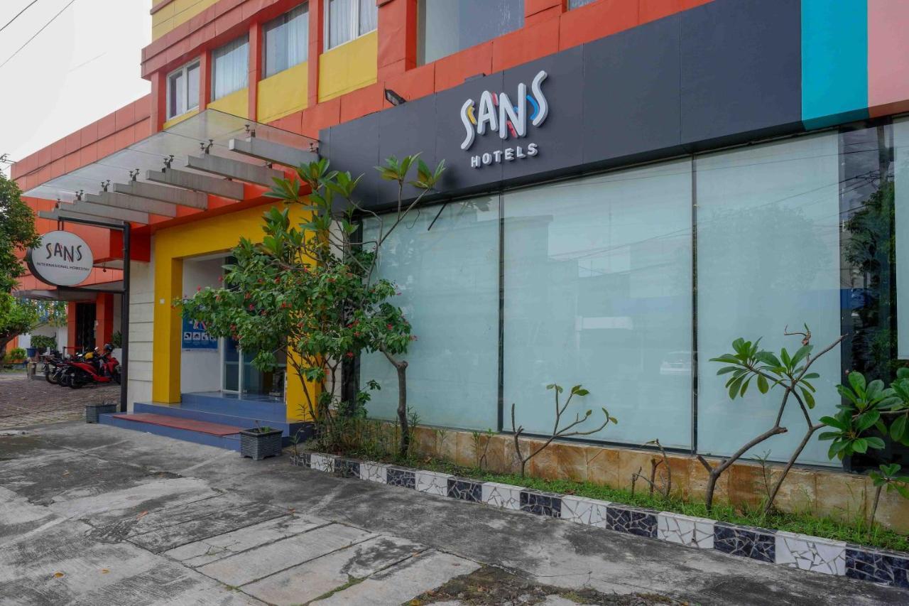 Sans Hotel International Surabaya Gubeng 外观 照片