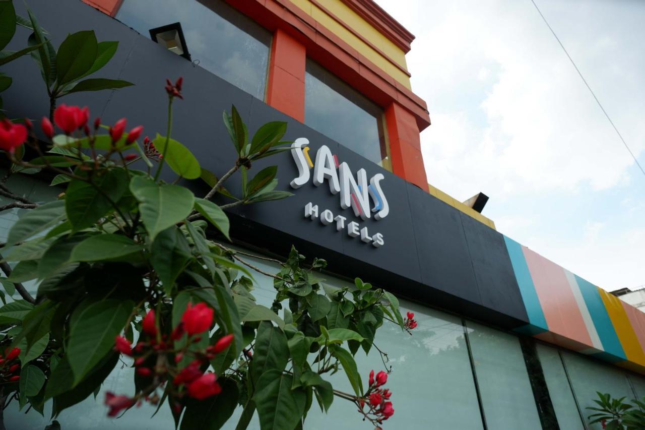 Sans Hotel International Surabaya Gubeng 外观 照片