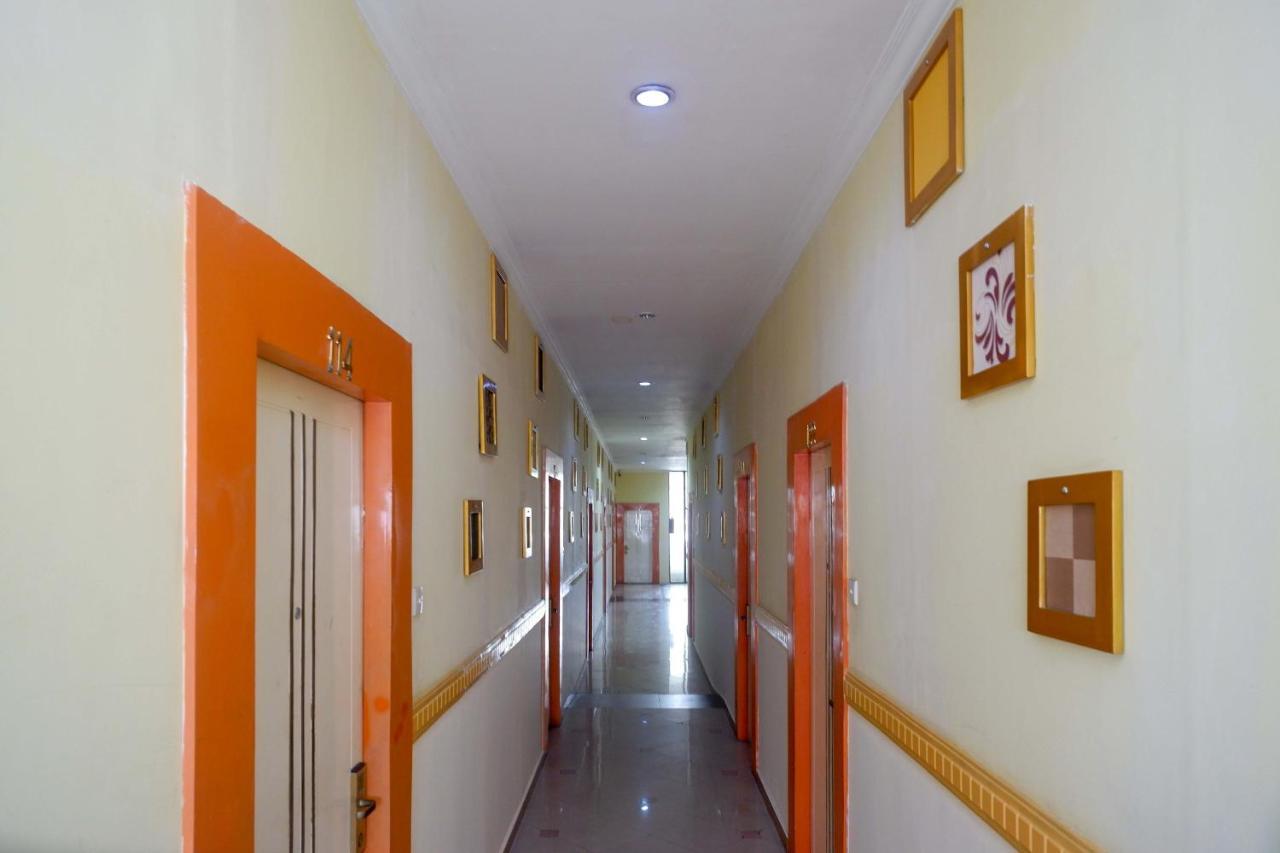 Sans Hotel International Surabaya Gubeng 外观 照片