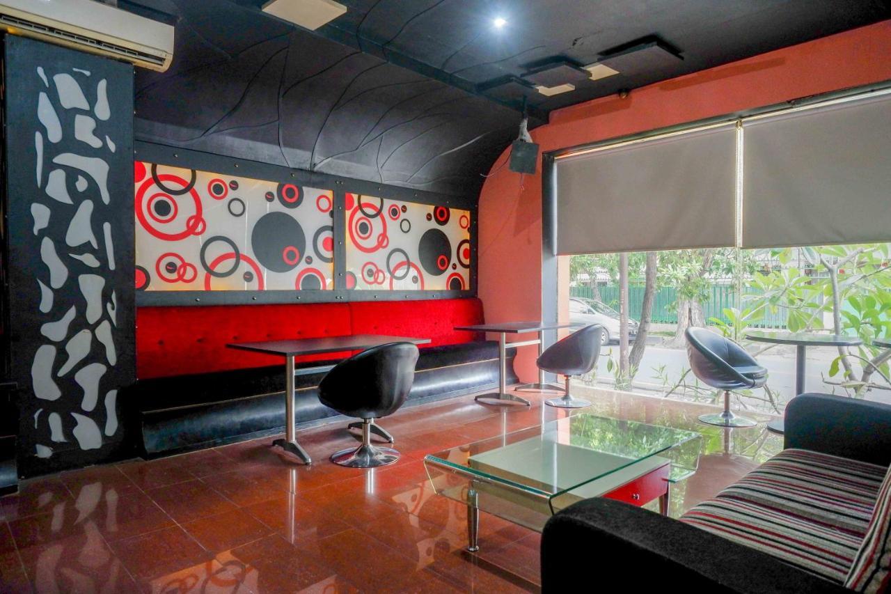 Sans Hotel International Surabaya Gubeng 外观 照片